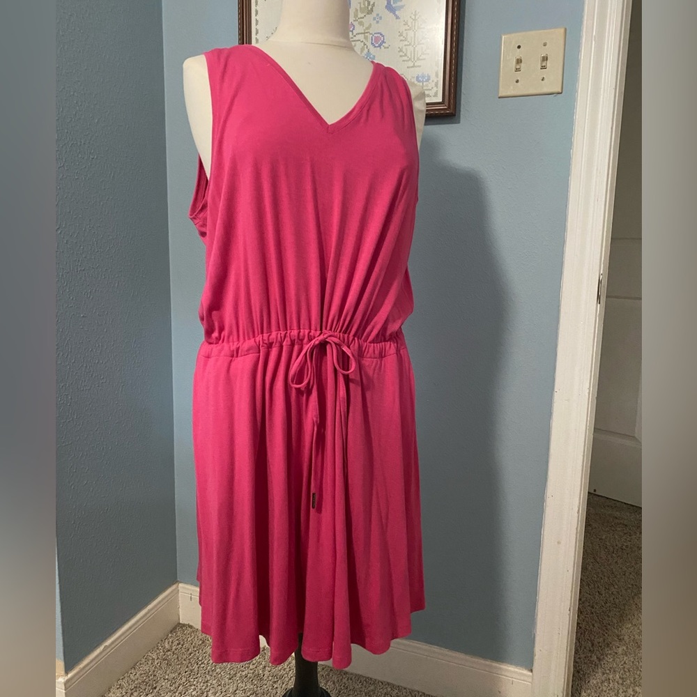 Sweaty betty fuscia mini v-neck sleeveless drawstring dress!